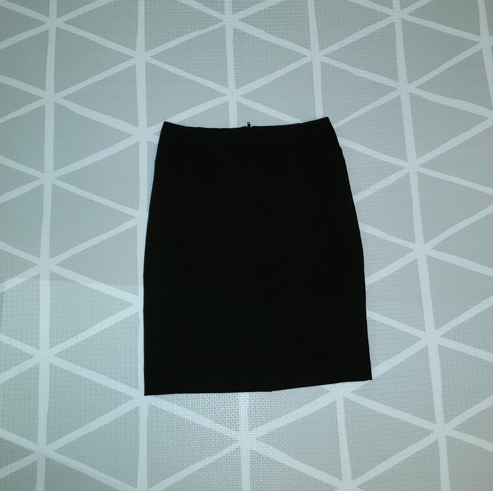 🛍New York & Co. Stretchy Black Pencil Skirt